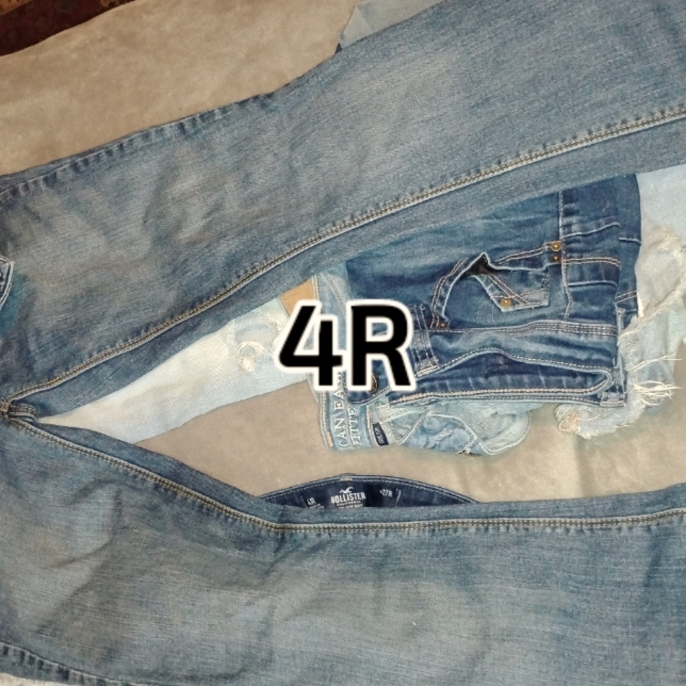 Hollister Relaxed Blue Jeans with Vintage Appeal